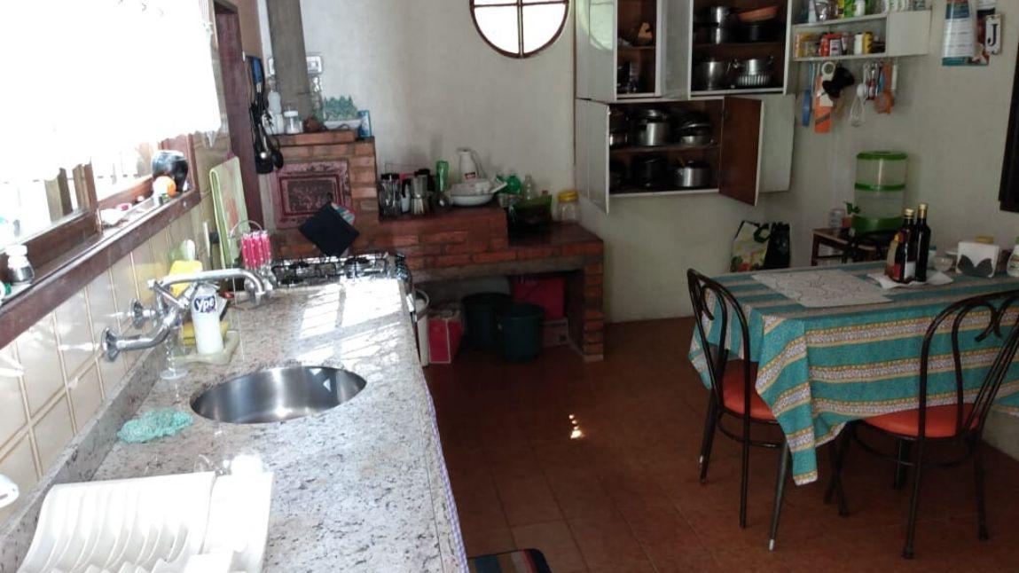 Casa com Riacho na Vila de Maringá – RJ