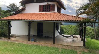 Casa Bonita no Campo Alegre