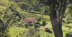 Sítio com Cachoeiras em Santo Antônio