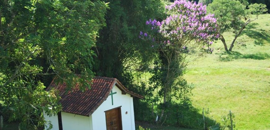 Sítio com Cachoeiras em Santo Antônio