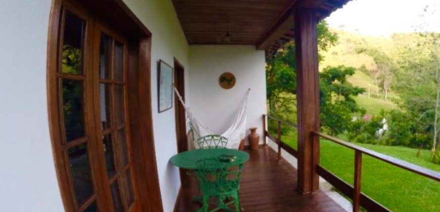 Sítio com Cachoeiras em Santo Antônio