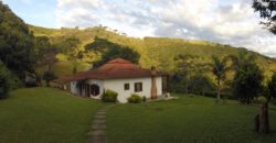 Sítio com Cachoeiras em Santo Antônio