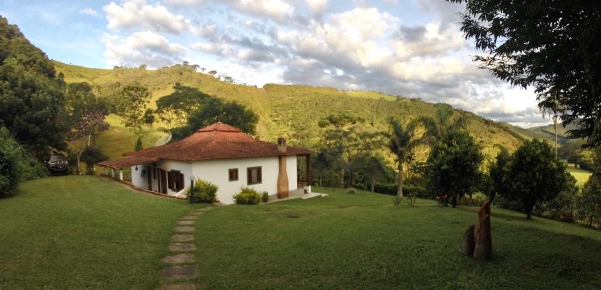 Sítio com Cachoeiras em Santo Antônio