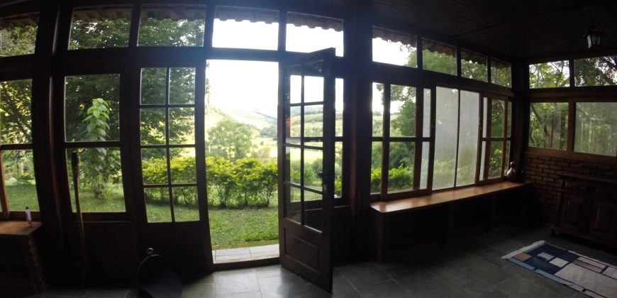 Sítio com Cachoeiras em Santo Antônio