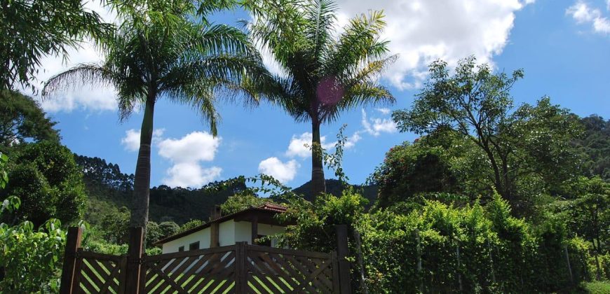 Sítio com Cachoeiras em Santo Antônio