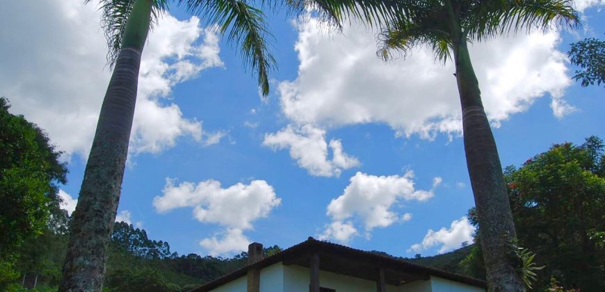 Sítio com Cachoeiras em Santo Antônio