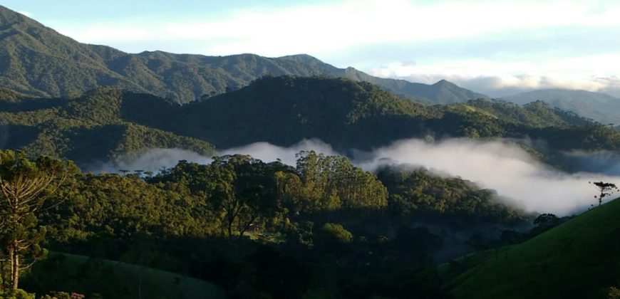 Sítio no Vale das Cruzes