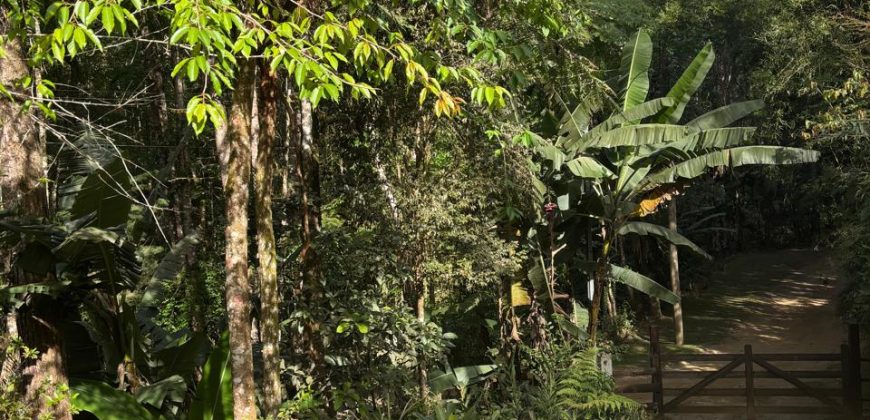 Casa com Chalé no Alcantilado