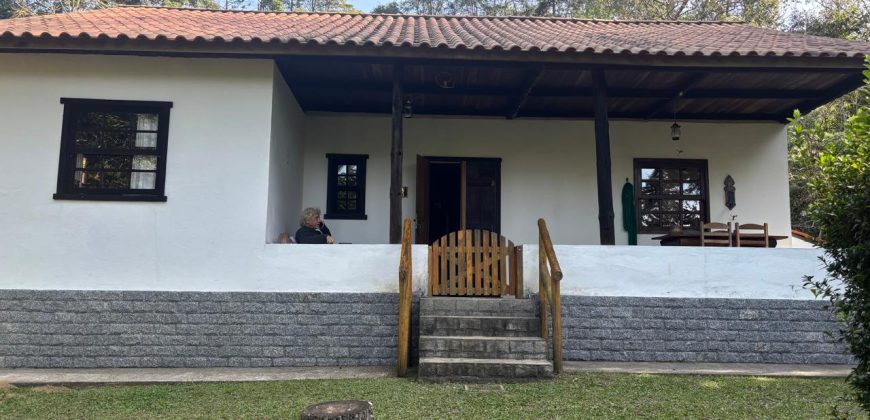 Casa com Chalé no Alcantilado