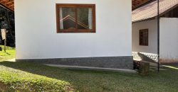 Casa com Chalé no Alcantilado