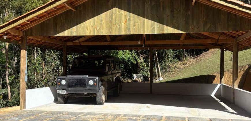 Casa com Chalé no Alcantilado