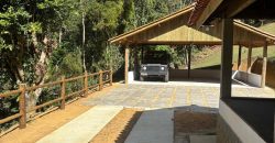 Casa com Chalé no Alcantilado