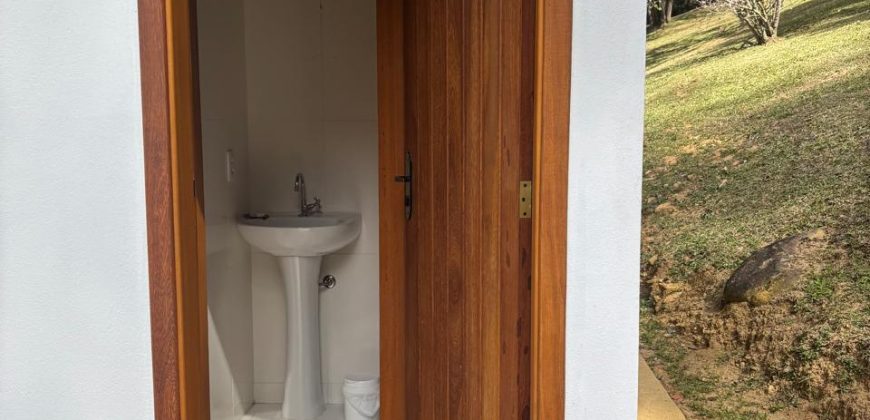 Casa com Chalé no Alcantilado