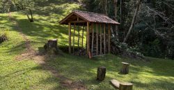 Casa com Chalé no Alcantilado