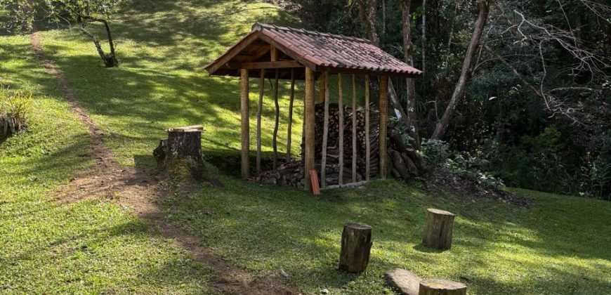 Casa com Chalé no Alcantilado