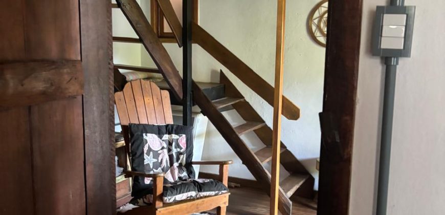 Casa com Chalé no Alcantilado