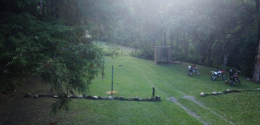 Terreno na parte alta da Vila de Maringá – RJ