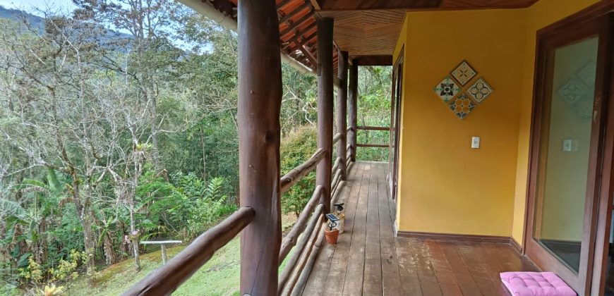 Casa com Chalé na Santa Clara Casa com Chalé na Santa Clara