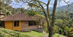 Casa com Chalé na Santa Clara Casa com Chalé na Santa Clara